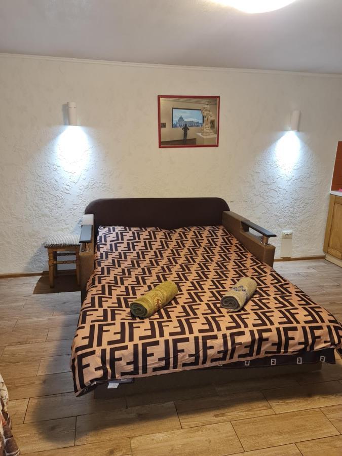 Студіо На Кoновальця Lägenhet Lviv Exteriör bild